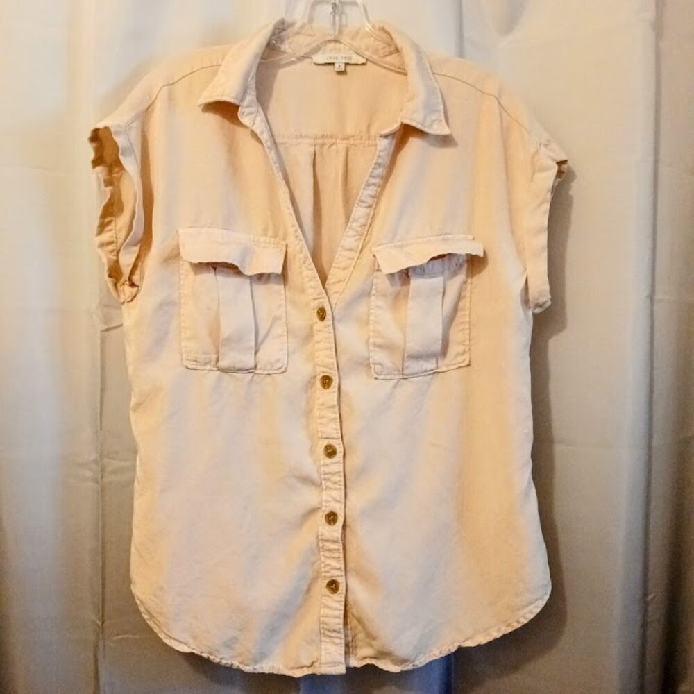 LOVE TREE Soft Twill Button up Shirt women S Peachy Beige Cap sleeve Pockets
